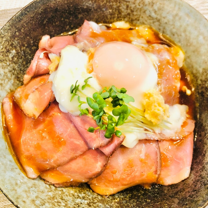 温玉とろとろローストビーフ丼